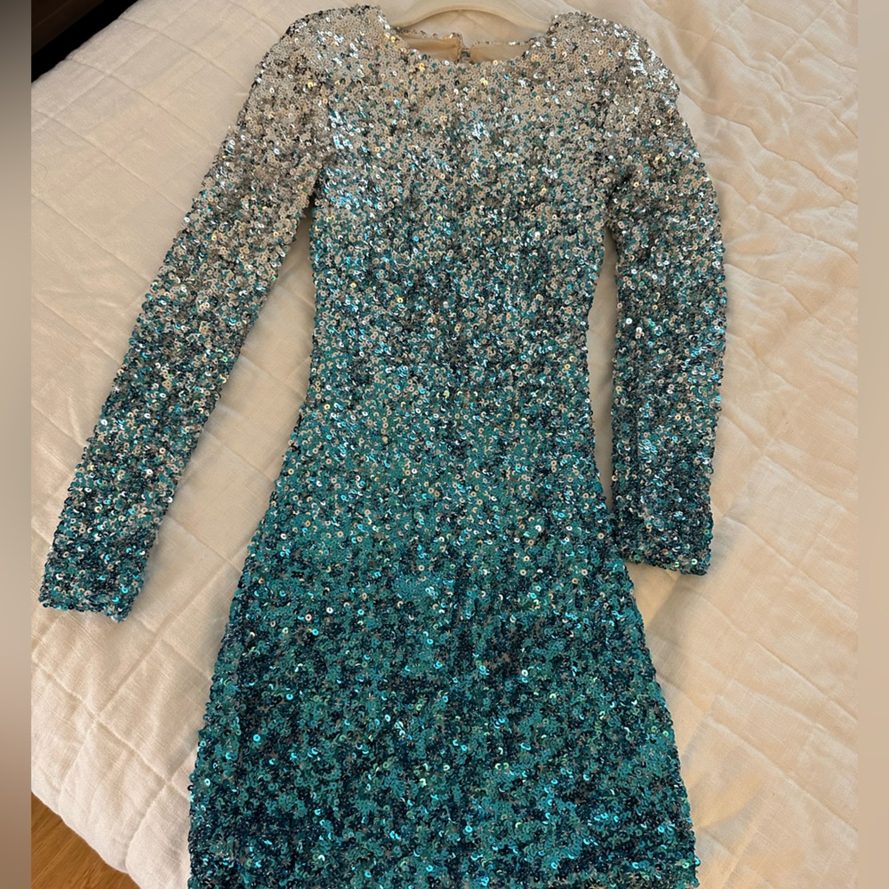 HELLOMOLLY mini dress!